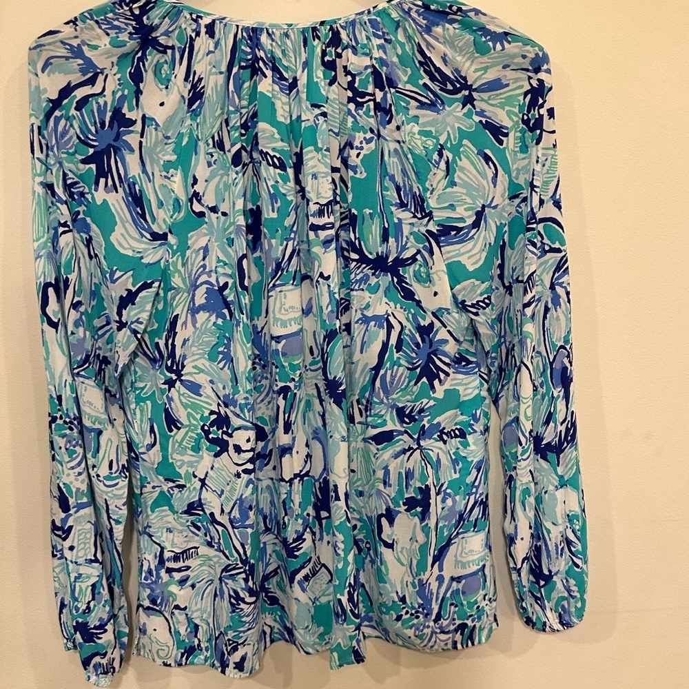 Lilly Pulitzer Women's Blue and Green Elephant Top - Picture 2 of 4